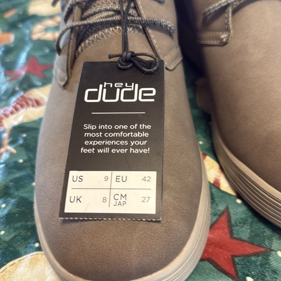Hey Dude chukka
Boots, new with tags
Men’s 9
Women's 11 - Picture 6 of 6
